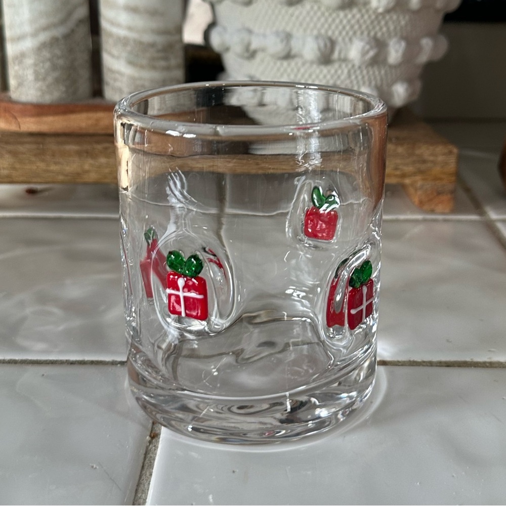 Christmas Present Juice Icon Glass NWOT